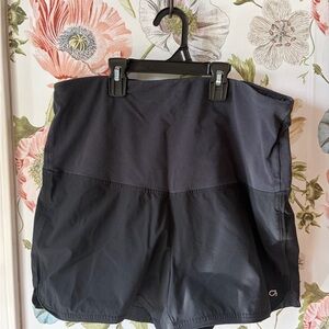 GAP Maternity Athletic Shorts M